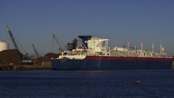 Matthew, a liquefied natural gas tanker, unloads its cargo of 33 million gallons of LNG in Everett - Sputnik Brasil