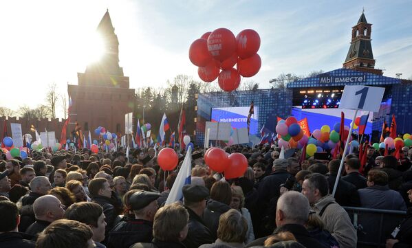 Comemoração e concerto do primeiro aniversário de reunificação da Crimeia com a Rússia na praça Vasilievsky Spusk, em Moscou - Sputnik Brasil