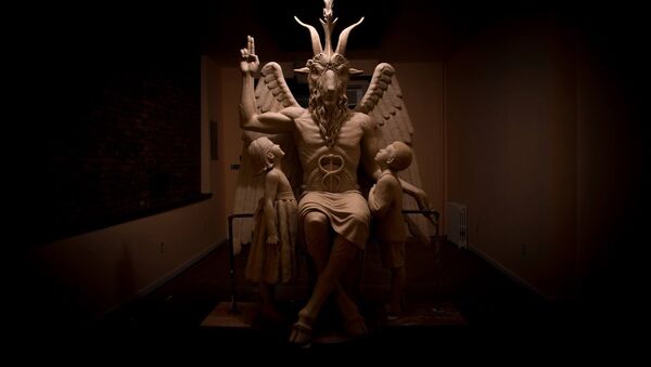 Escultura de Baphomet no Templo Satânico de Detroit, Michigan - Sputnik Brasil