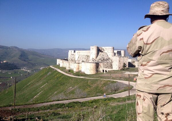 Castelo das Cruzadas está sendo reconstruído na Síria - Sputnik Brasil
