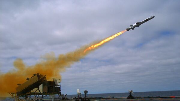 Míssil de Ataque Marítimo é lançado a partir do navio militar norte-americano USS Coronado (LCS-4), Califórnia, EUA, setembro de 2014 (foto de arquivo) - Sputnik Brasil