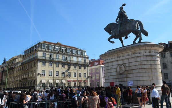 Manifestações em Lisboa (Portugal) de apoio à vítima de estupro no Rio - Sputnik Brasil