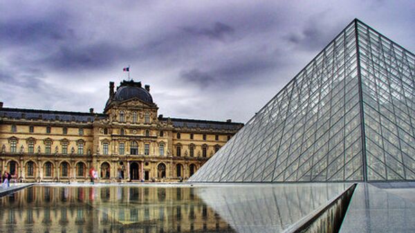 Museu do Louvre em Paris  - Sputnik Brasil