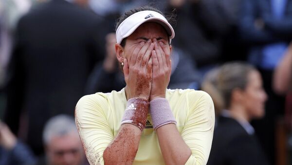 La hispano-venezolana Garbiñe Muguruza desbanca a Serena Williams y consigue su primer Roland Garros. - Sputnik Brasil