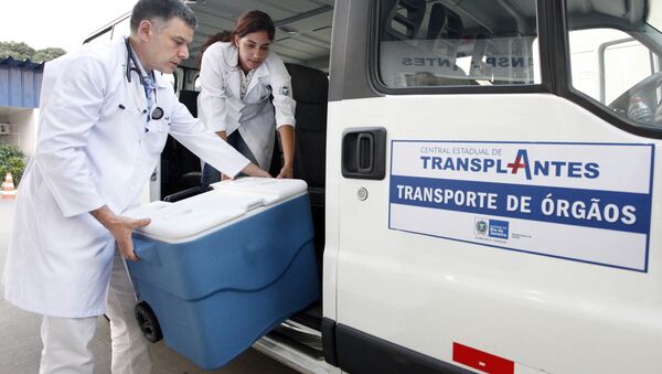 Michel Temer assina decreto ordenando FAB a disponibilizar jato garantindo transporte de órgãos para transplantes no país - Sputnik Brasil