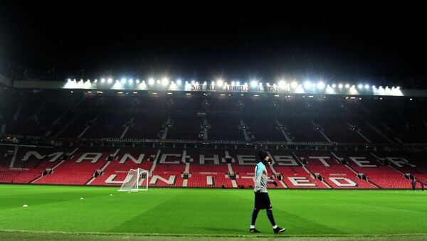 Portugal's Cristiano Ronaldo talks part in a training session at Old Trafford in Manchester, northwest England, on November 17, 2014 - Sputnik Brasil