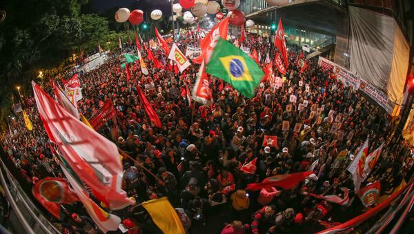 Ato contra o governo de Michel Temer na Avenida Paulista - Sputnik Brasil