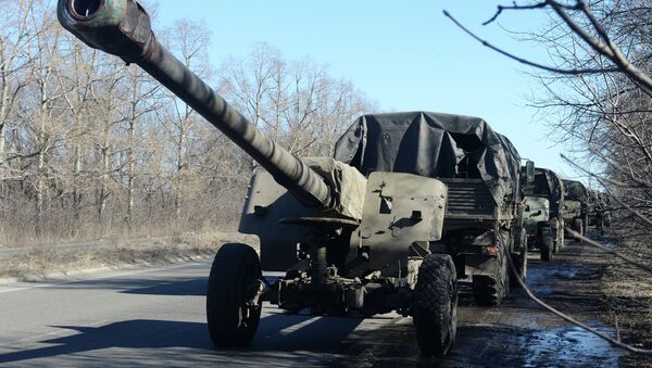 Retirada do material bélico pesado de Donetsk - Sputnik Brasil