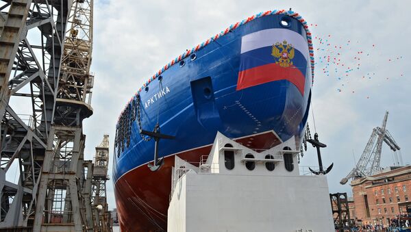 Cerimônia de lançamento de quabra-gelo nuclear Arktika ao mar dos Estaleiros Bálticos em São Petersburgo - Sputnik Brasil
