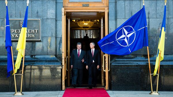Reunião do presidente da Ucrânia Poroshenko com o Secretário Geral da OTAN Stoltenberg - Sputnik Brasil