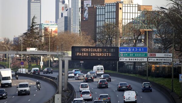 Poluição faz Paris decretar rodízio de carros - Sputnik Brasil