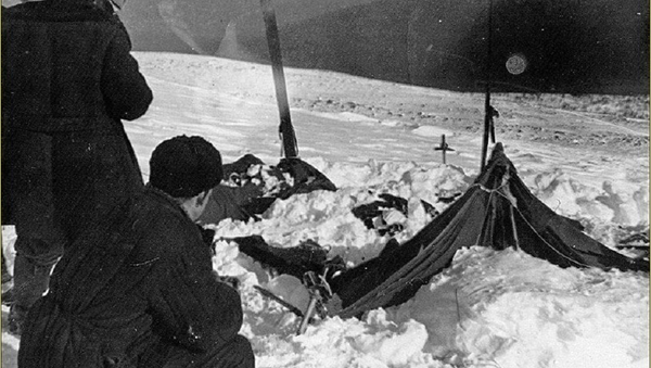 Tenda encontrada pela equipe de resgate no Passo Dyatlov em 26 de fevereiro de 1959 - Sputnik Brasil