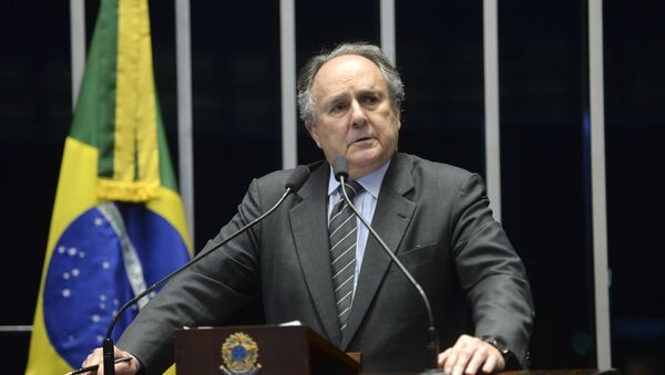 Ex-senador Cristovam Buarque, durante discurso no Senado Federal do Brasil - Sputnik Brasil