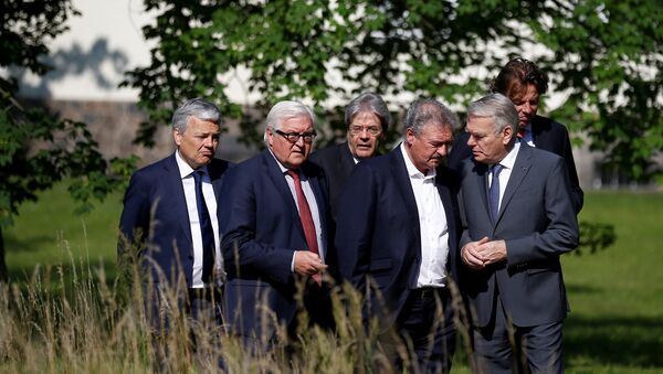 Ministros das Relações Exteriores dos países fundadores da UE durante uma reunião em Berlim - Sputnik Brasil