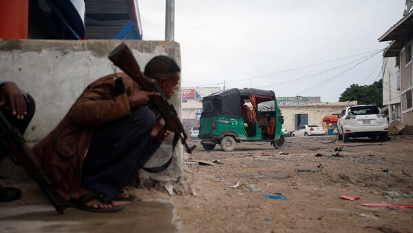 Soldados do governo da Somália após explosão perto de um hotel em Mogadíscio - Sputnik Brasil