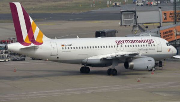 Avião da empresa Germanwings no aeroporto de Dusseldorf, Alemanha - Sputnik Brasil