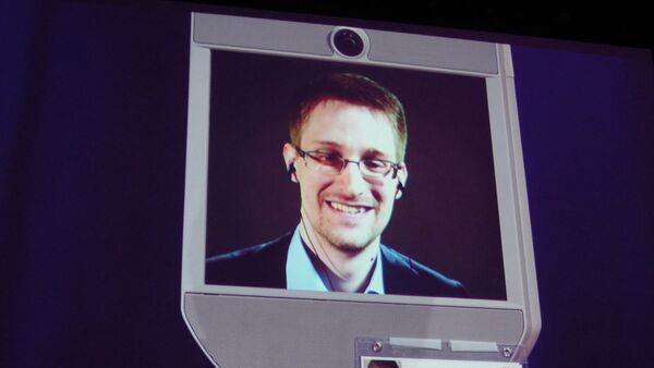 Snowbot de Edward Snowden - Sputnik Brasil
