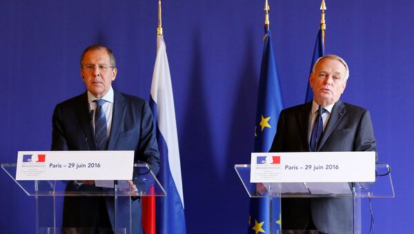 Encontro entre o chanceler russo, Serguei Lavrov, e o seu colega francês,Jean-Marc Ayrault, em 29 de junho de 2016, Paris - Sputnik Brasil