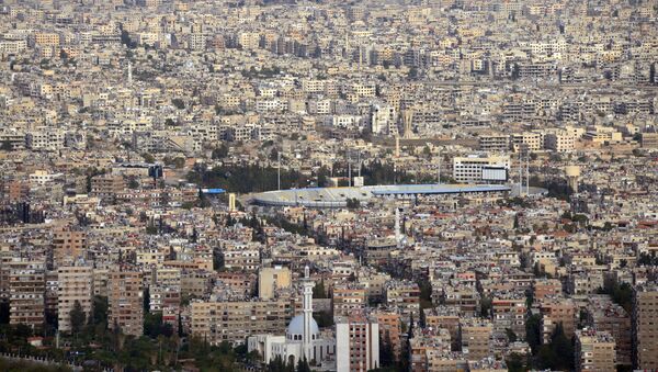 Esta foto de arquivo mostra a cidade de Damasco, capital da Síria, vista de um monte vizinho - Sputnik Brasil