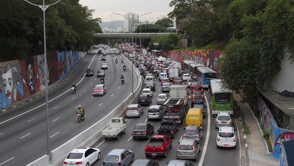 Trânsito complicado na Avenida 23 de maio, em São Paulo - Sputnik Brasil