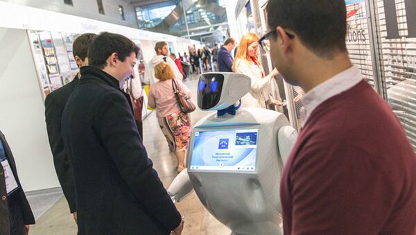 O novo robô-guia russo Alan Tim - Sputnik Brasil