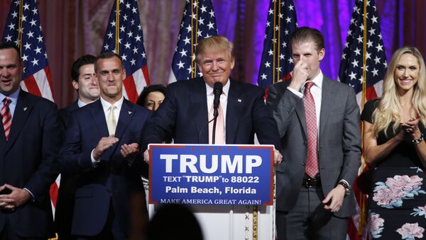 Republican presidential candidate Donald Trump speaks to supporters at his primary election night event at his Mar-a-Lago Club in Palm Beach, Fla., Tuesday, March 15, 2016. - Sputnik Brasil