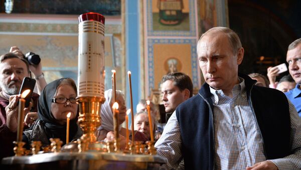 Presidente russo Vladimir Putin durante a liturgia na Catedral da Transfiguração do Salvador, ilha de Valaam, República de Carélia, Rússia, 11 de julho de 2016 - Sputnik Brasil