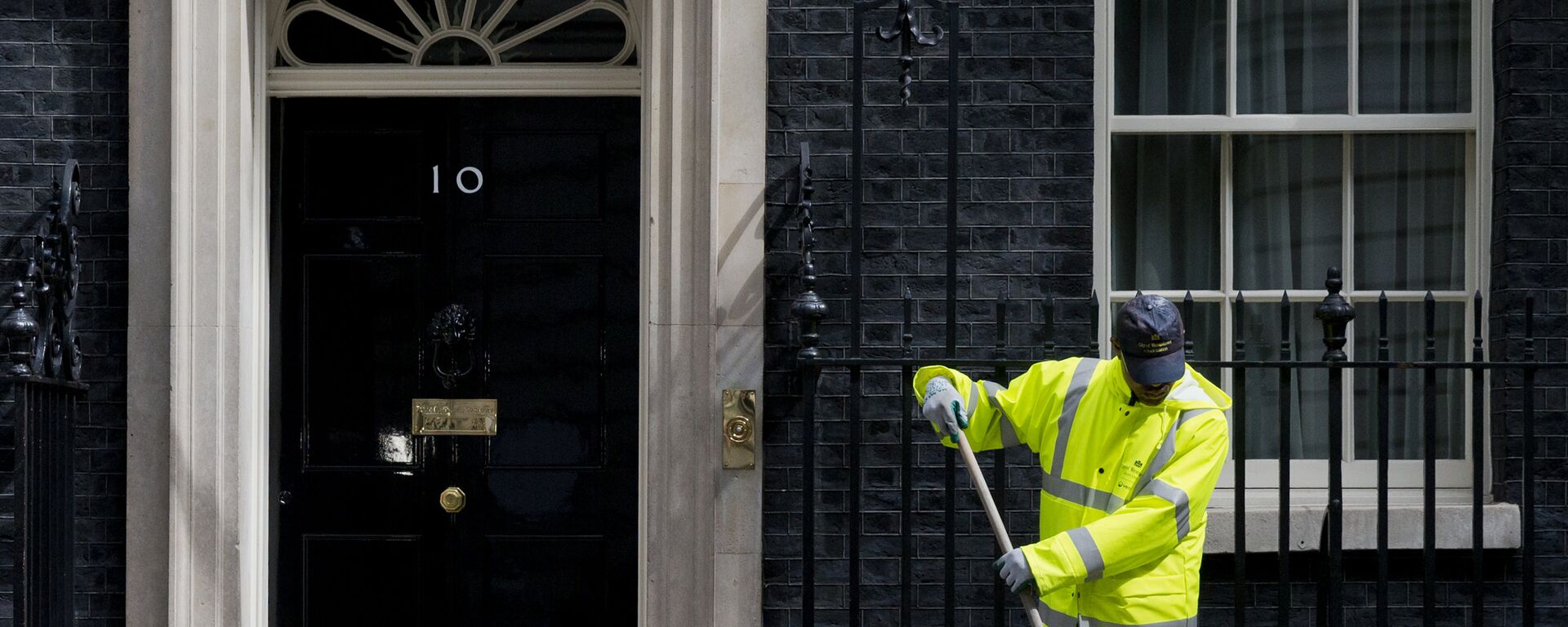 Residência oficial e escritório do primeiro-ministro britânico em Downing Street, 10, Londres, Reino Unido, junho de 2016 - Sputnik Brasil, 1920, 23.10.2022