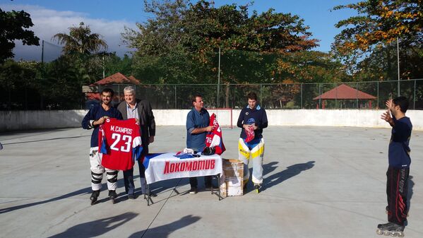 Cerimônia de entrega dos uniformes aos jogadores do Lokomotiv Rio - Sputnik Brasil