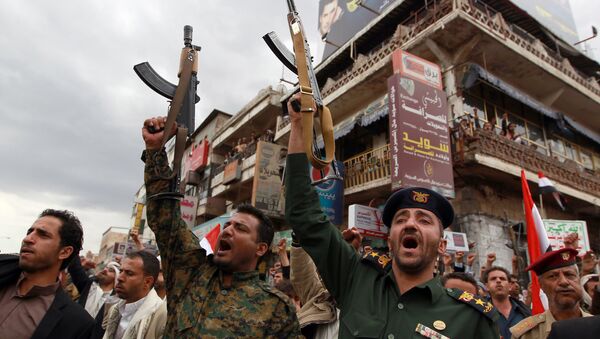 Membros das forças de segurança iemenitas se mostram leais aos houthis - Sputnik Brasil