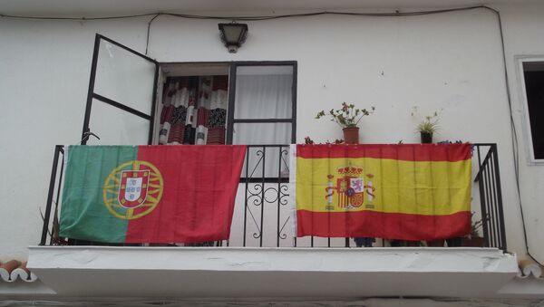 Bandeiras de Portugal e Espanha - Sputnik Brasil