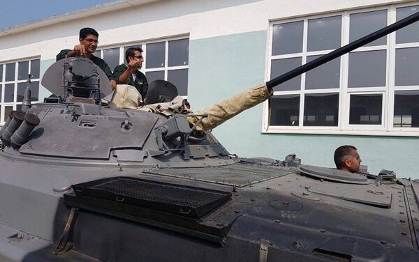 Militares iranianos se preparam para os Jogos do Exército na Rússia ensaiando um tanque - Sputnik Brasil