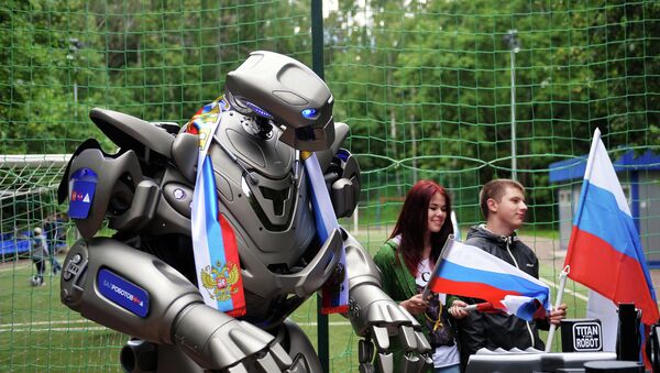 Robô Titan apoia a seleção russa de futebol - Sputnik Brasil