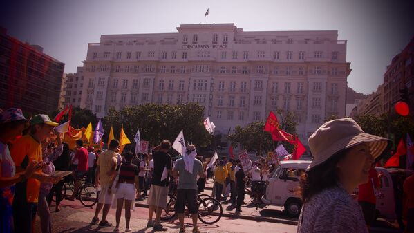 Concentração do ato contra Temer em frente ao Copacabana Palace - Sputnik Brasil