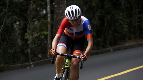 La ciclista holandesa Annemiek van Vleuten, durante los JJOO 2016 - Sputnik Brasil