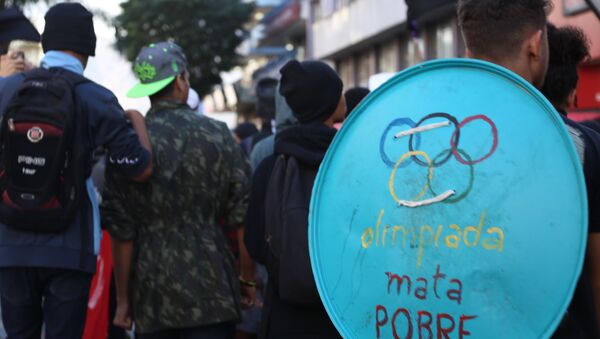 Ato de estudantes secundaristas contra Olimpíada no Meyer, Rio de Janeiro, 12.08.2016 - Sputnik Brasil