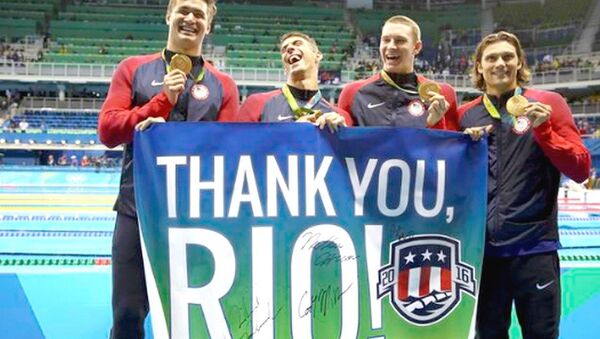 Phelps e equipe de natação dos EUA agradecem apoio ao Rio - Sputnik Brasil