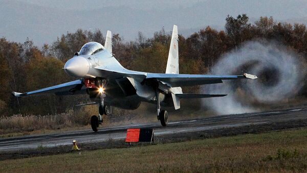 Caça multifuncional russo Su-30 - Sputnik Brasil