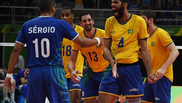 Brasil vence a França no vôlei masculino e avança para as quartas de final na Rio 2016 - Sputnik Brasil