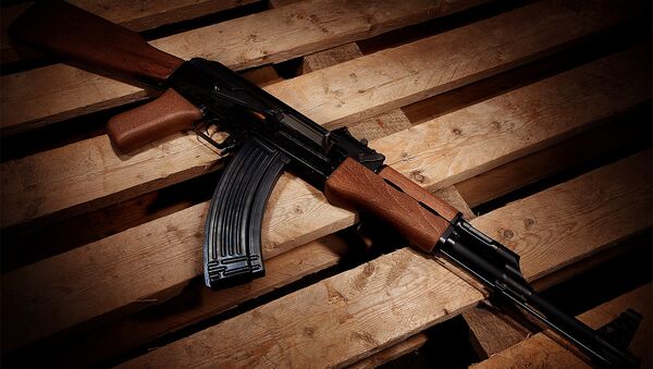 Fuzil Kalashnikov AK-47 - Sputnik Brasil