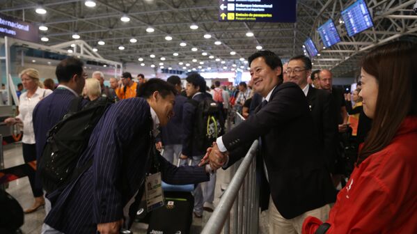 Adeus aos atletas japoneses no Aeroporto do Rio de Janeiro - Sputnik Brasil