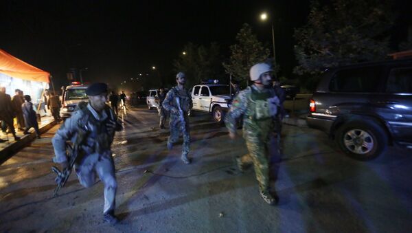Forças de segurança do Afeganistão reagem a ataque extremista no campus da Universidade Americana na capital Cabul - Sputnik Brasil