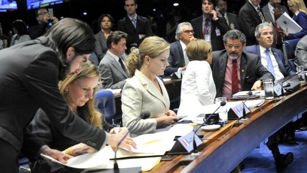 Senadores se articulam para julgamento do impeachment de Dilma Rousseff - Sputnik Brasil