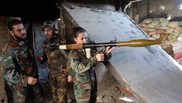 Soldiers of the Syrian Army in Darayya, a Damascus suburb - Sputnik Brasil