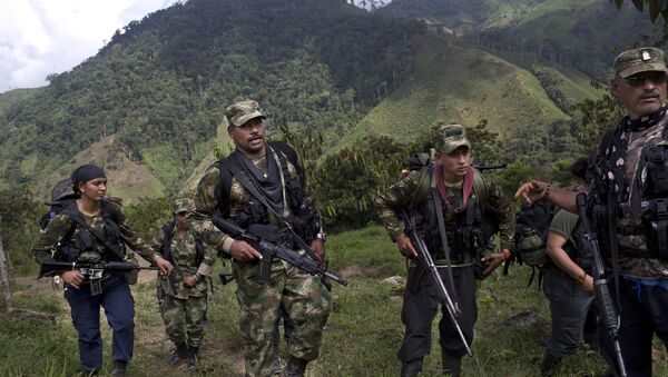 Militantes das FARC na Colômbia - Sputnik Brasil