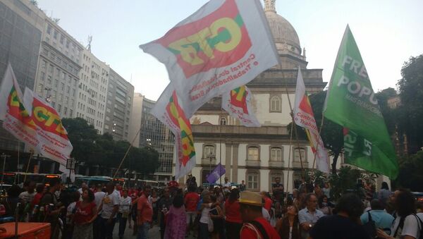 Manifestação contra o impeachment no Rio de Janeiro - Sputnik Brasil