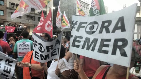 Protesto contra o impeachment de Dilma Rousseff no Rio de Janeiro - Sputnik Brasil