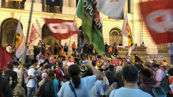 Protesto em solidariedade à ex-presidenta Dilma Rousseff e contra o presidente Michel Temer - Sputnik Brasil