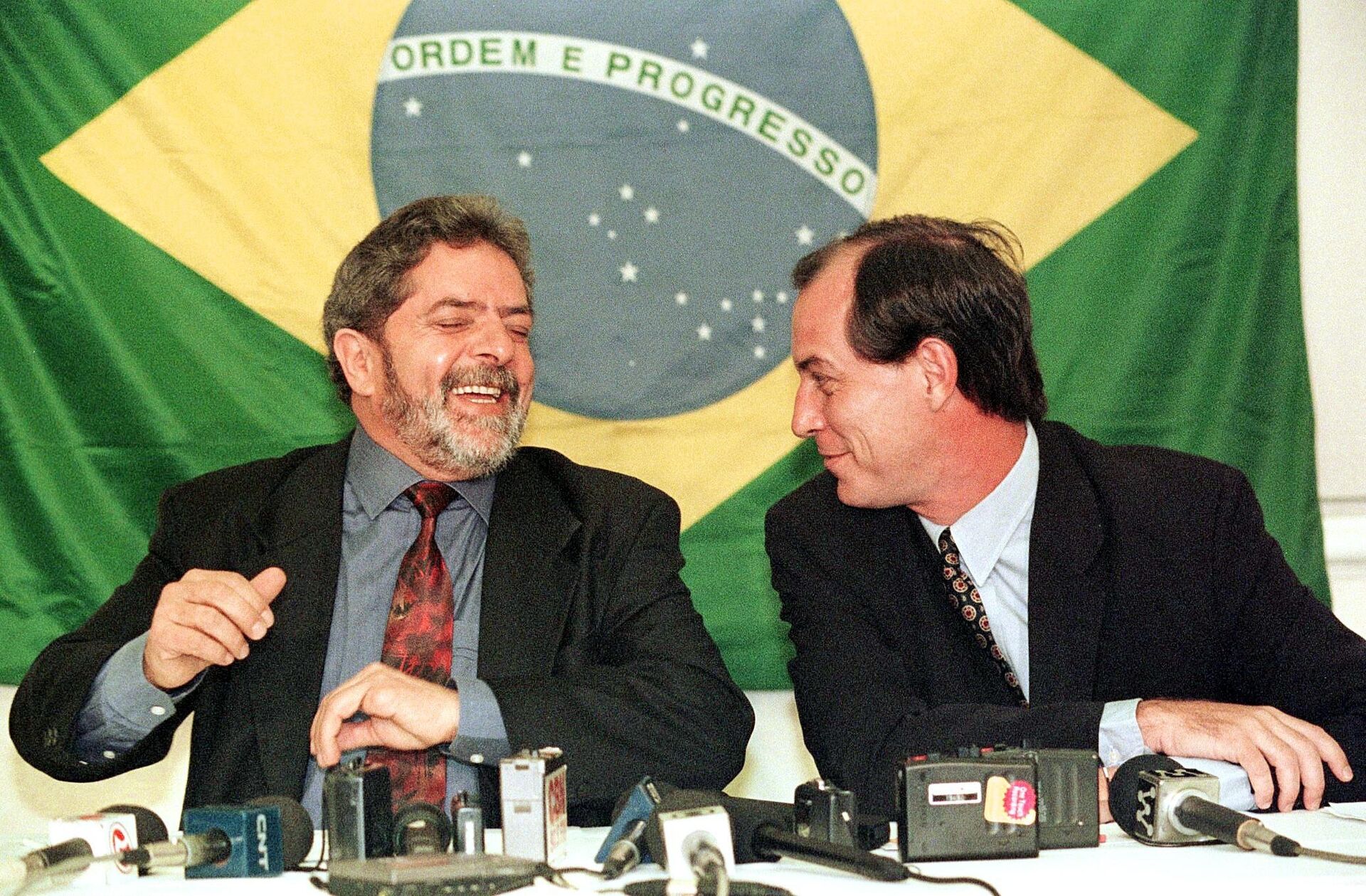 Luiz Inácio Lula da Silva e Ciro Gomes, em foto de 28 de setembro de 1998 - Sputnik Brasil, 1920, 20.04.2022