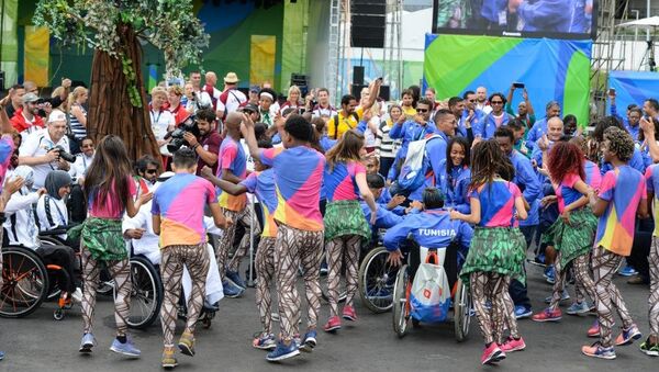 Atletas e artistas participam de cerimônia de boas-vindas na Vila Paralímpica - Sputnik Brasil